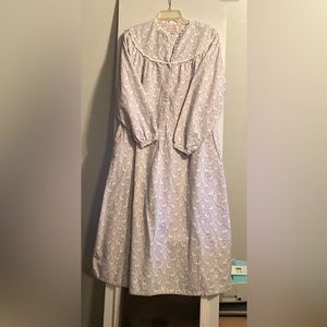 Lanz of Salzburg women’s flannel reindeer nightgown Size Small.